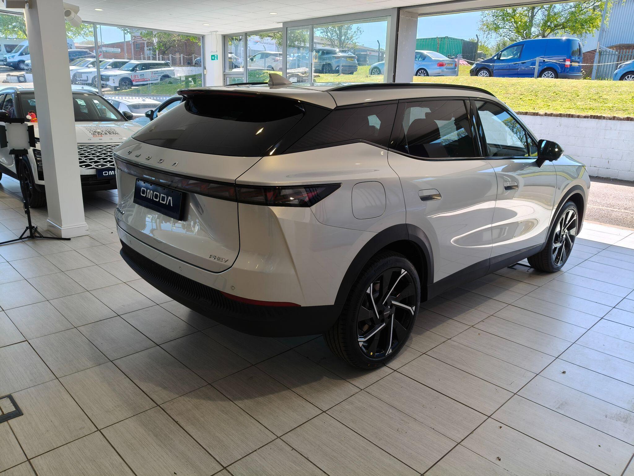 Large vehicle image
